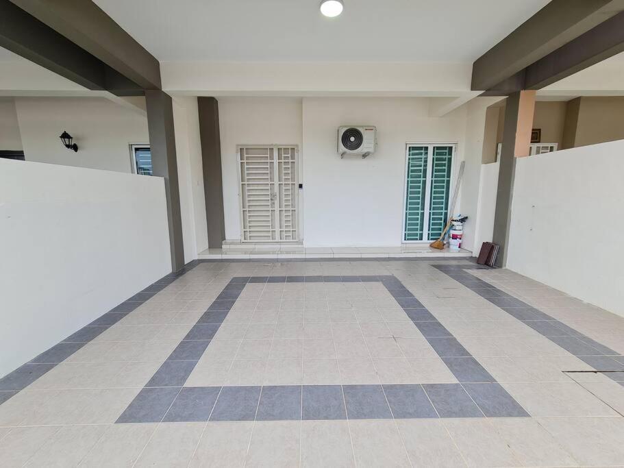 3Storey House 13Pax Family Suite Bayan Lepas Exterior photo